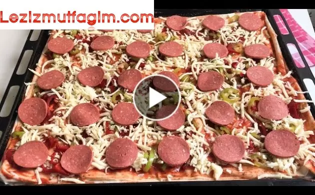 Bu Pizzayı Herkes Yapar Hamurla Uğraşmadan Pizza Tadında Börek Bayılacaksınız