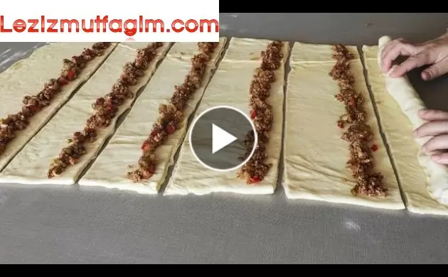 Çok Farklı Merdaneyle Tek Seferde 10 Katlı Kat Kat Tel Tel Ayrılan El Açması Börek Tarifi