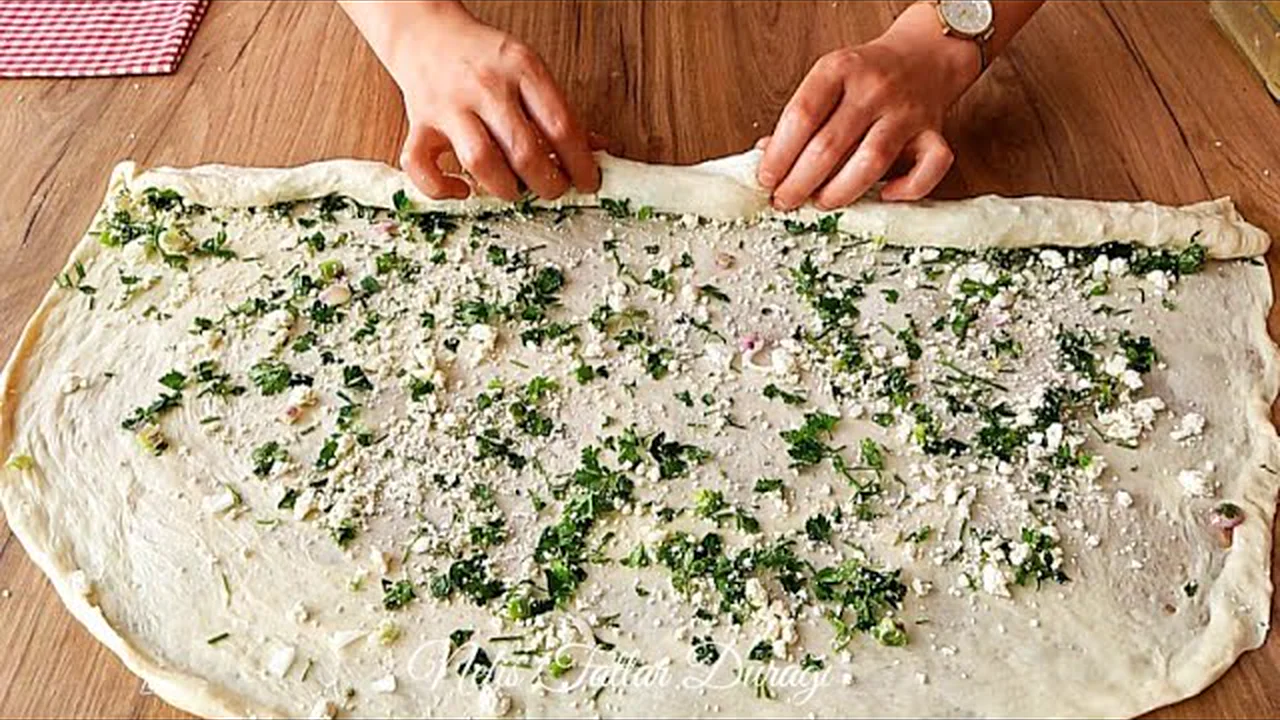 TÜM BÖREK TARİFLERİNİ UNUTUN OKLAVA YOK! MERDANE YOK! DIŞI ÇITIR İÇİ YUMUŞACIK / BÖREK TARİFİ