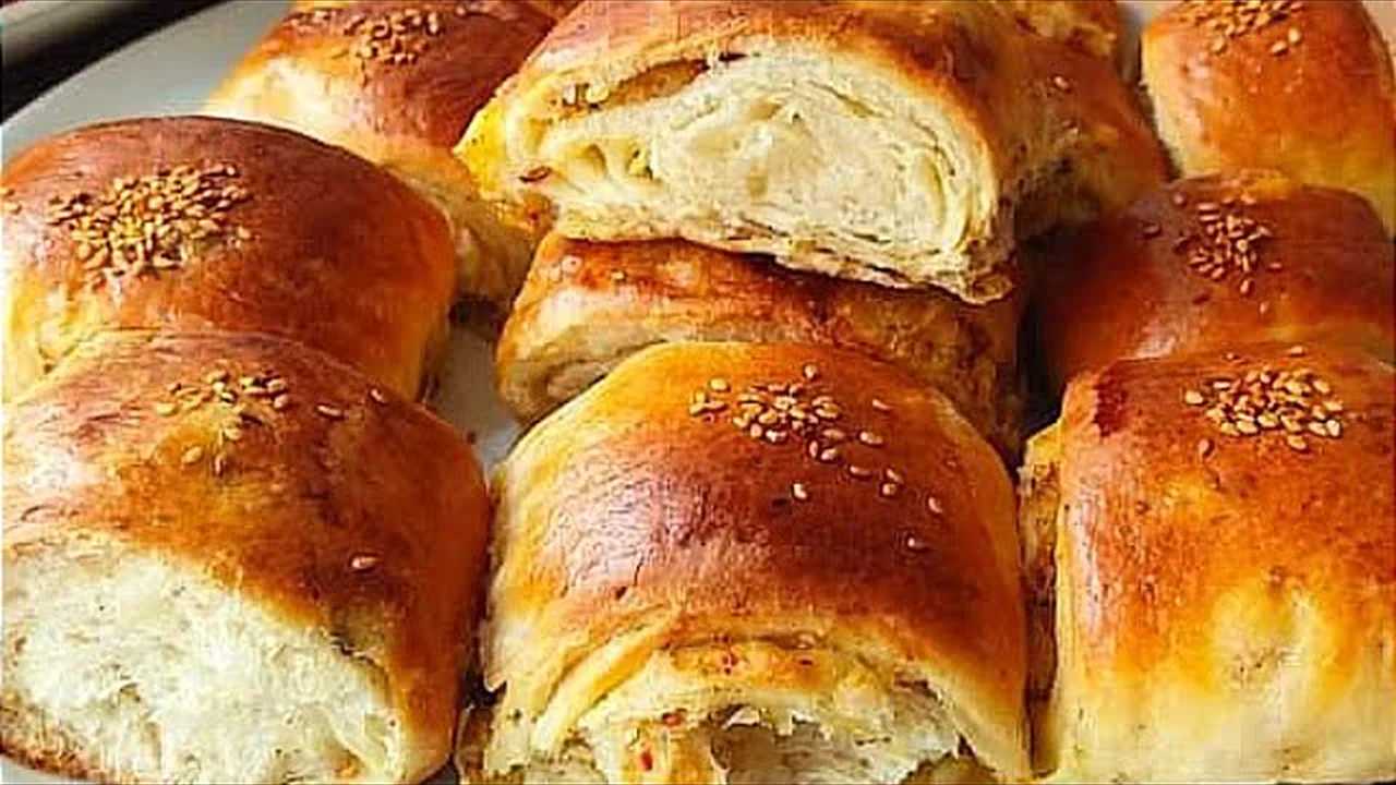 KAÇ TEPSİ YAPSANIZ HEPSİ FIRINDAN ÇIKTIĞI GİBİ BİTER ÇÖREK TARİFİ KOLAY VE LEZZETLİ