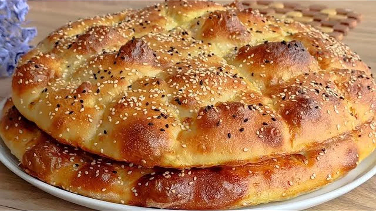RAMAZAN PİDESİ TARİFİ FIRINDAN ALINMIŞ GİBİ FOSUR FOSUR KABARAN RAMAZAN PİDESİ NASIL YAPILIR