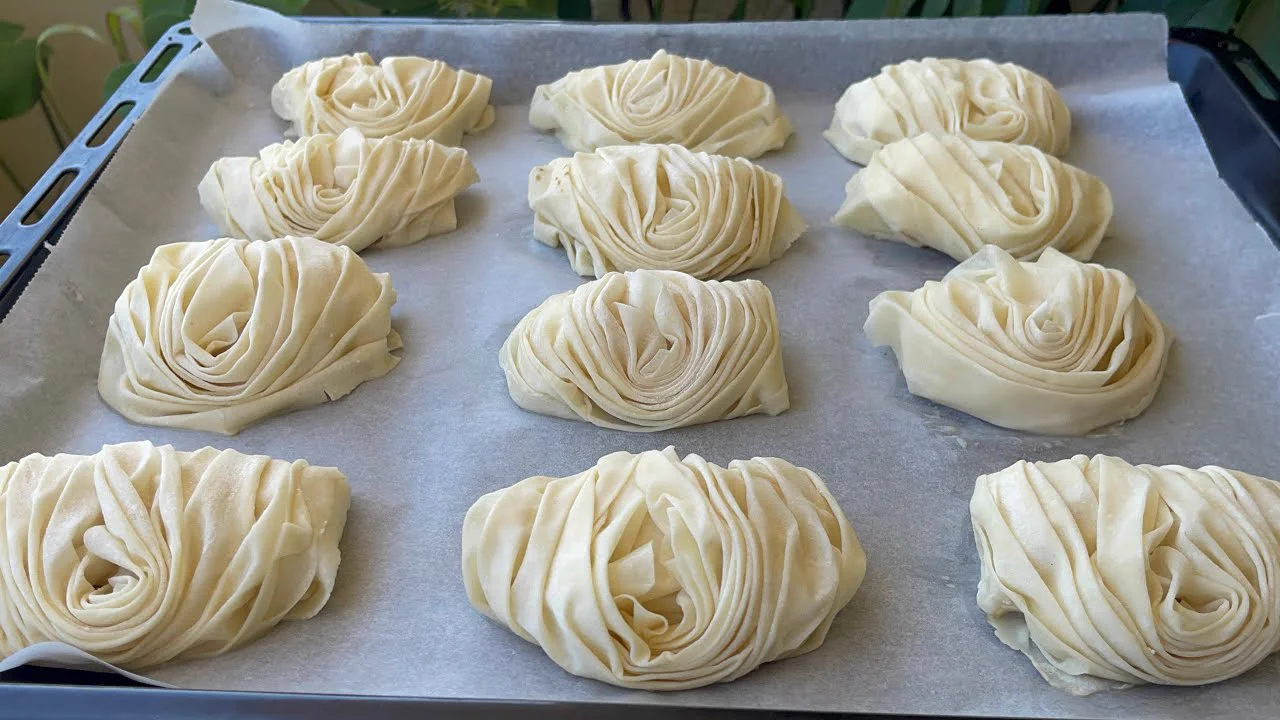 ŞEKLİ ŞAHANE Çıtır Çıtır MİDYE BÖREK Tarifi 10 Dakikada FIRINDA