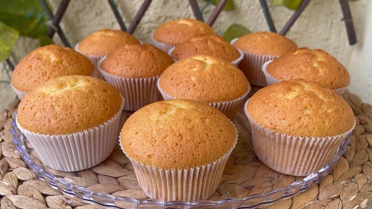 Bu Kadar Yumuşağını Görmediniz Pamuklukta Rekor Sade CUPCAKE Tarifi
