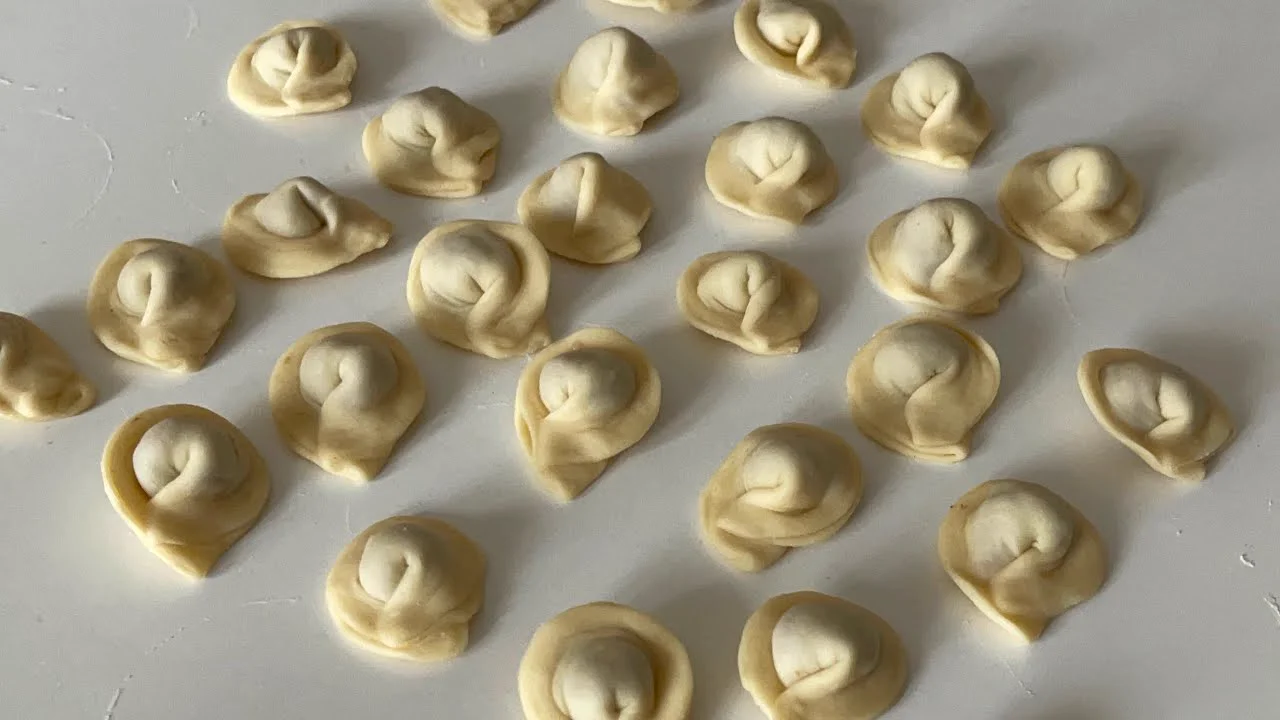 Katlaması Kolay Çok LEZZETLİ ve Doyurucu MANTI Tarifi