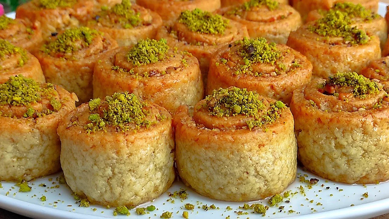 BAKLAVAYA RAKİP TEK LOKMALIK RULO TATLI EN KOLAY ŞERBETLİ TATLI TARİFİ