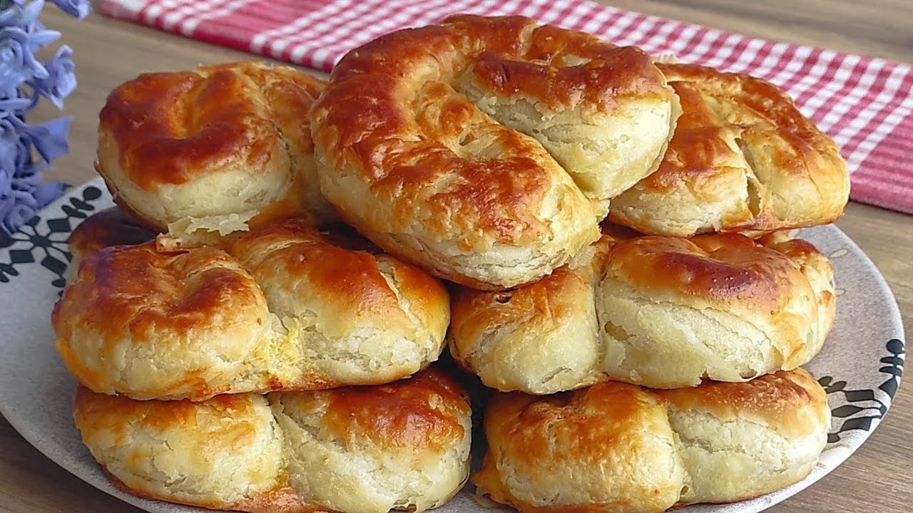 O Kadar Kolay Ki TEPSİ TEPSİ YAPTIM ANINDA BİTTİ PASTANEDE BÖYLESİ YOK ÇITIR BÖREK TARİFİ
