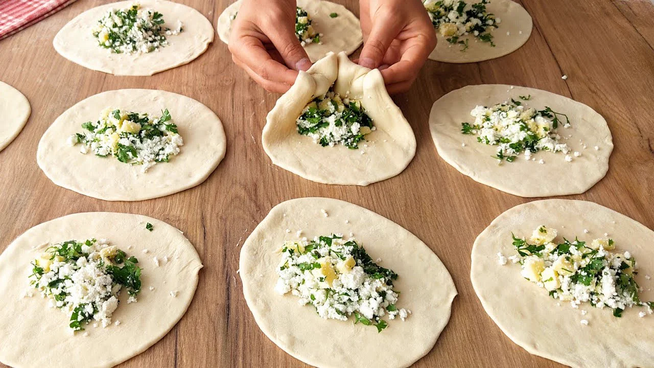 MAYA YOK Sadece UN, SU, TUZ İnanılmaz Derecede KOLAY Mükemmel Börek tarifi