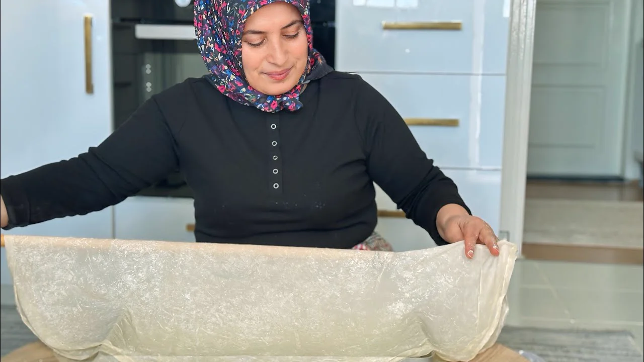 İNANILMAZBİR TEPSİDE İKİ ÇEŞİT BAKLAVA ÇITIR ÇITIR BAKLAVA TARİFİ