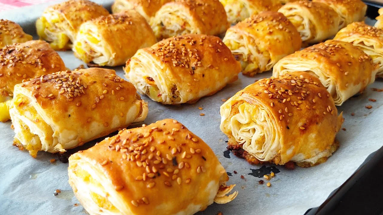 ÖYLE BİR BÖREK TARİFİM VARKİ ÇITIR ÇITIR YİYENLER BİR DAHA İSTEYECEK